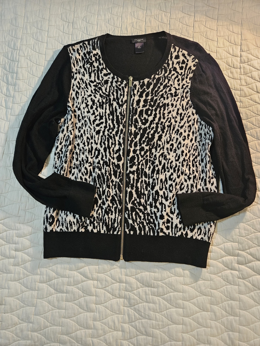 Ann Taylor Black and White Printed Zip-Front Cardigan Jacket